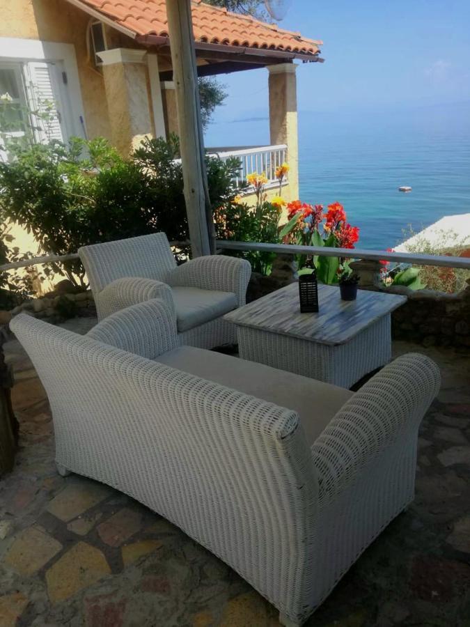Kohyli Beachfront House Agia Pelagia Chlomou Exterior photo
