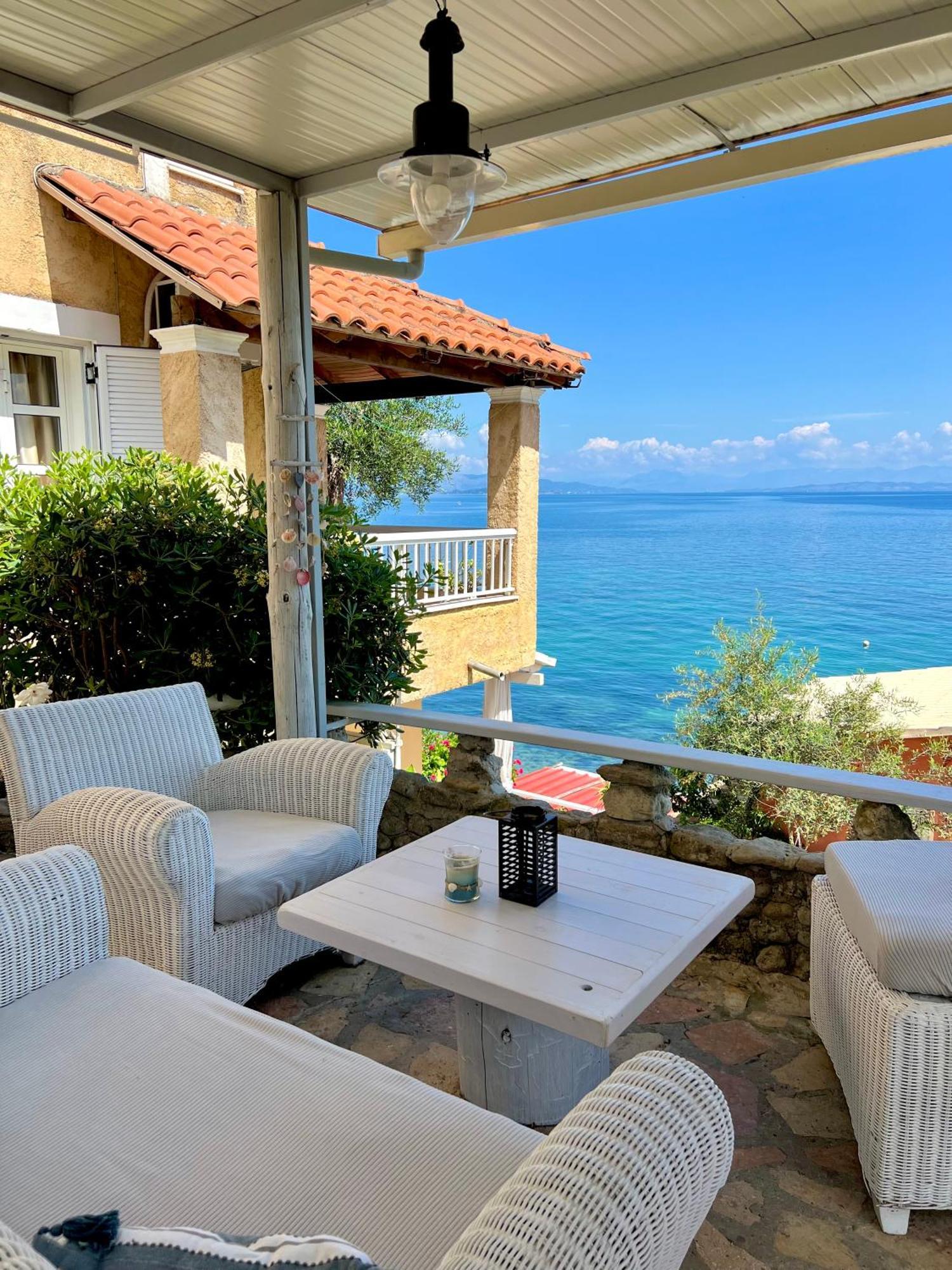 Kohyli Beachfront House Agia Pelagia Chlomou Exterior photo