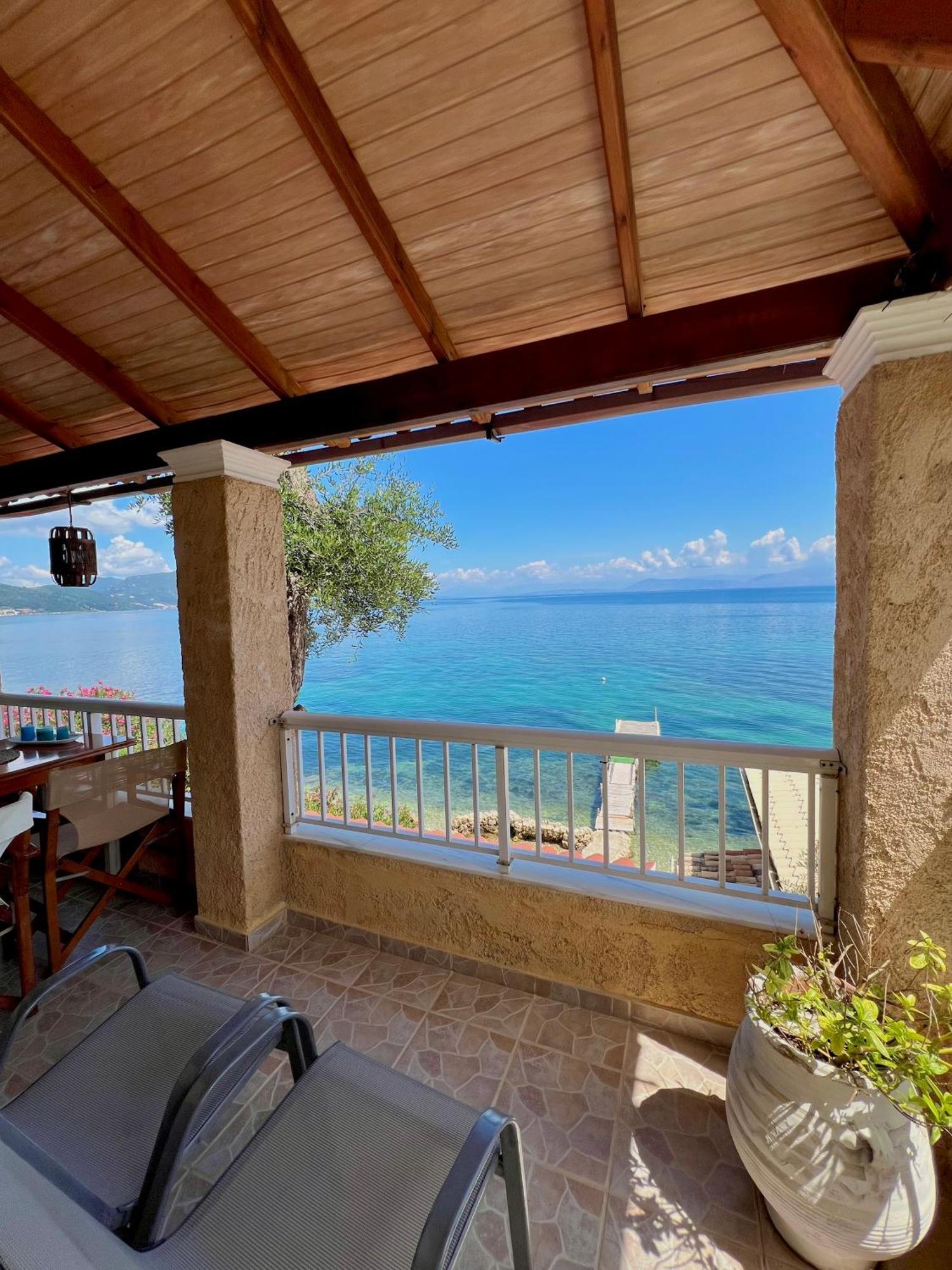 Kohyli Beachfront House Agia Pelagia Chlomou Exterior photo