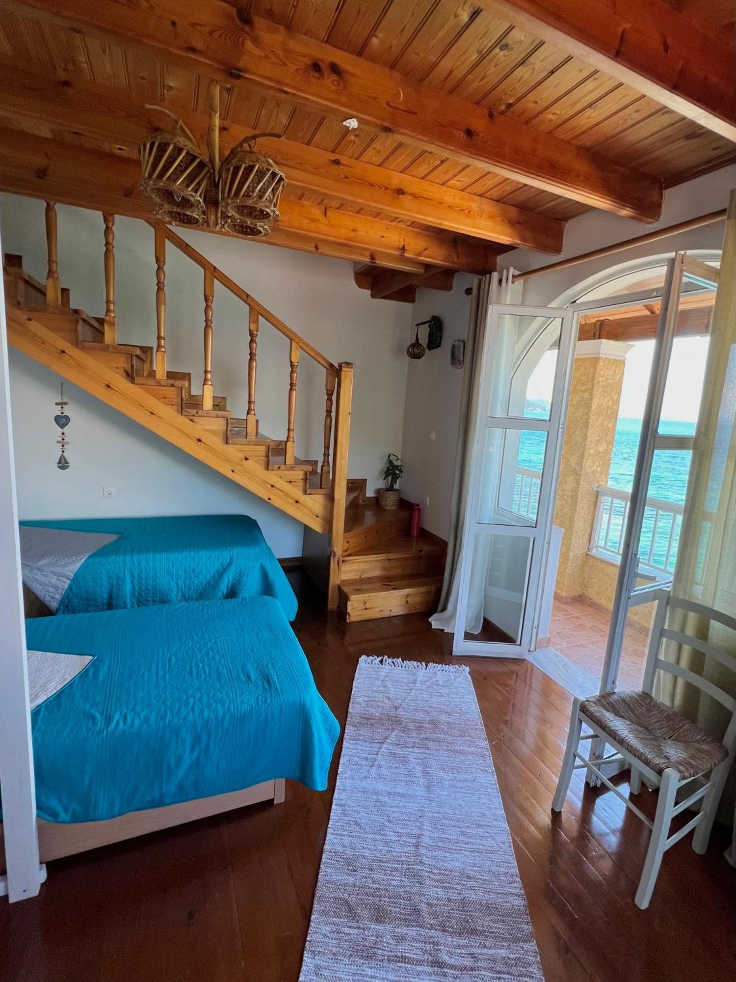 Kohyli Beachfront House Agia Pelagia Chlomou Exterior photo