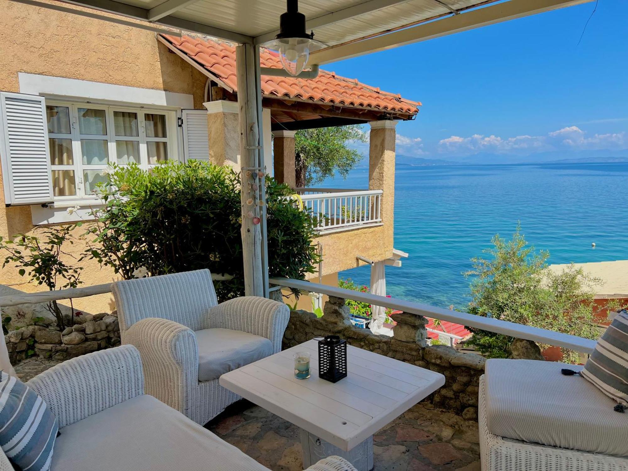 Kohyli Beachfront House Agia Pelagia Chlomou Exterior photo